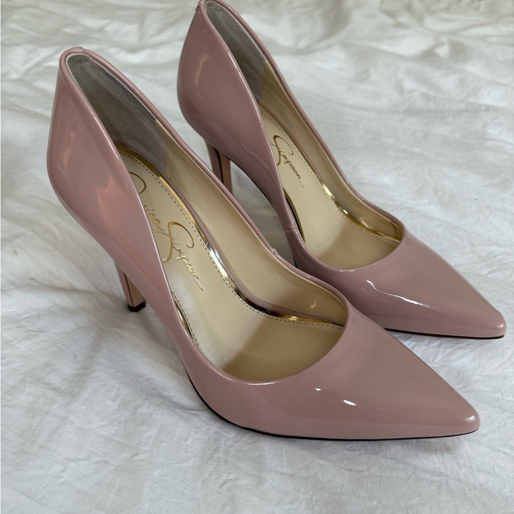 Elegant Tan Heels with Classic Design